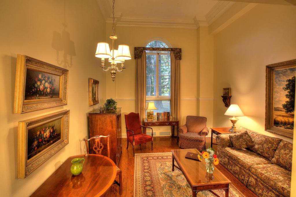 Geneva On The Lake Boutique Resort Hotel photo 1