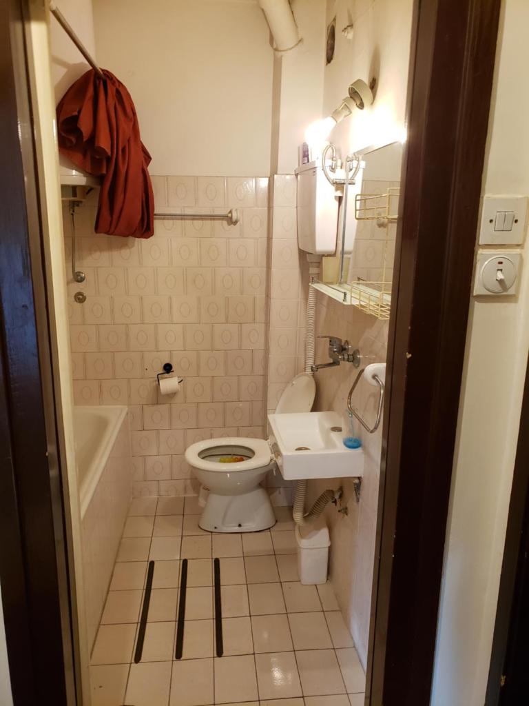 Cozy room in appartment, with shared bathroom,downtown Belgrade photo 4