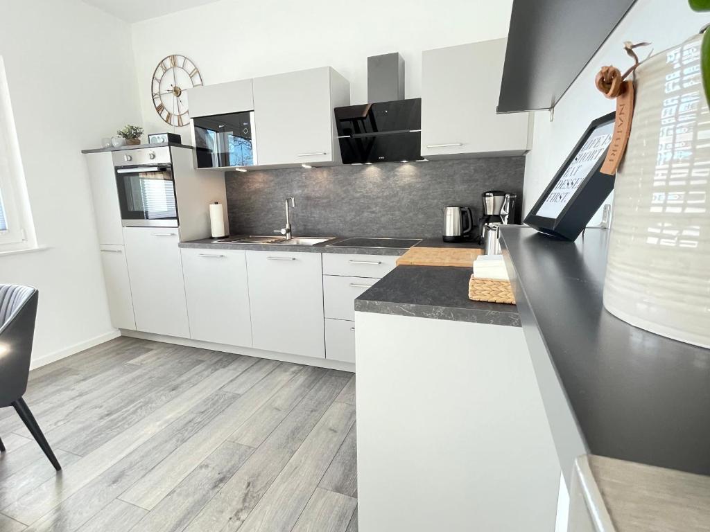 Lee-Moderne Neubauwohnung in Strandnähe - Wallbox photo 3