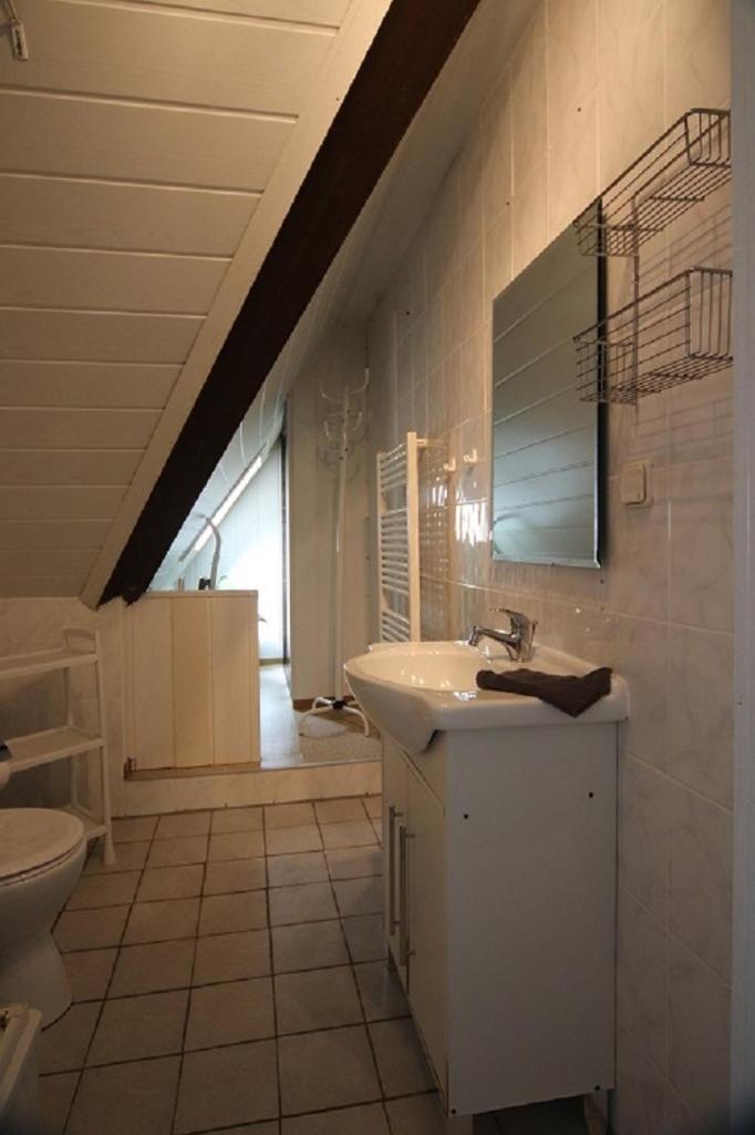 Ruhige Wohnung mit Terrasse nur 5 Minuten zur Müritz photo 3