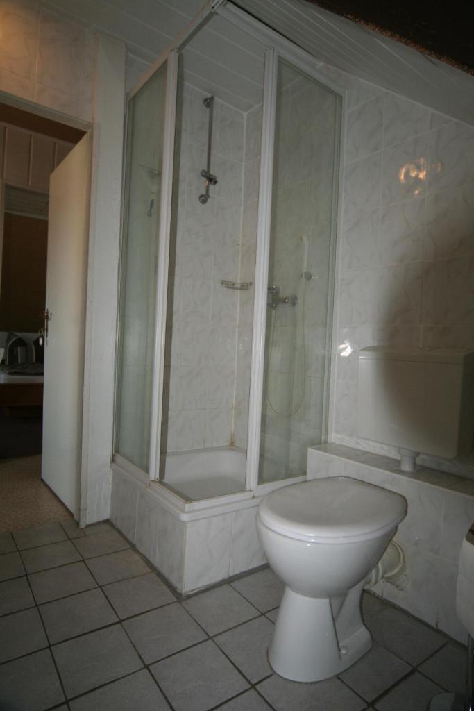 Ruhige Wohnung mit Terrasse nur 5 Minuten zur Müritz photo 4
