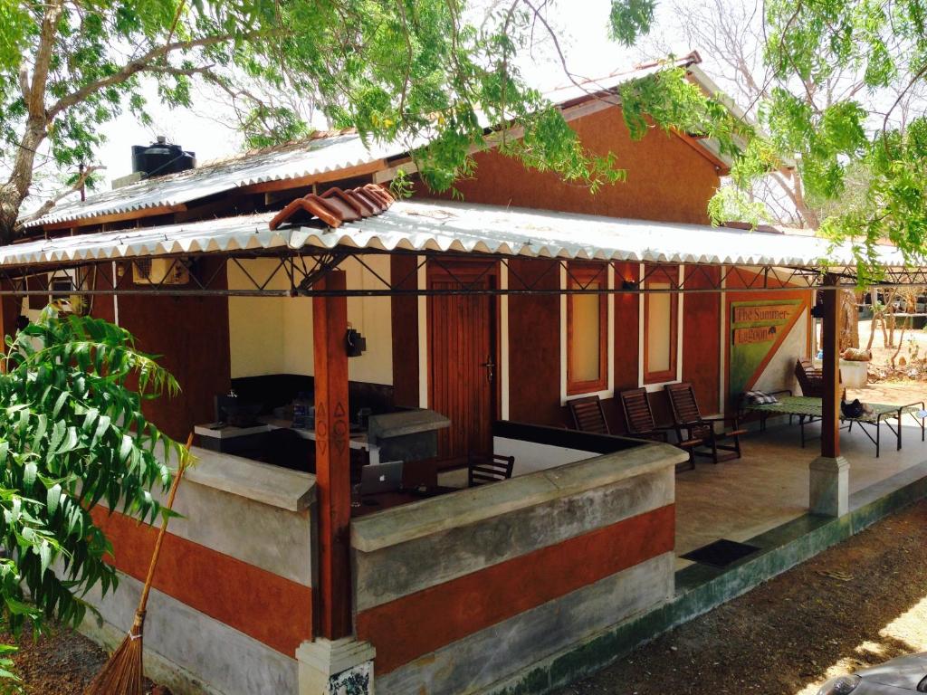 The Summer Corridor - Kataragama photo 1