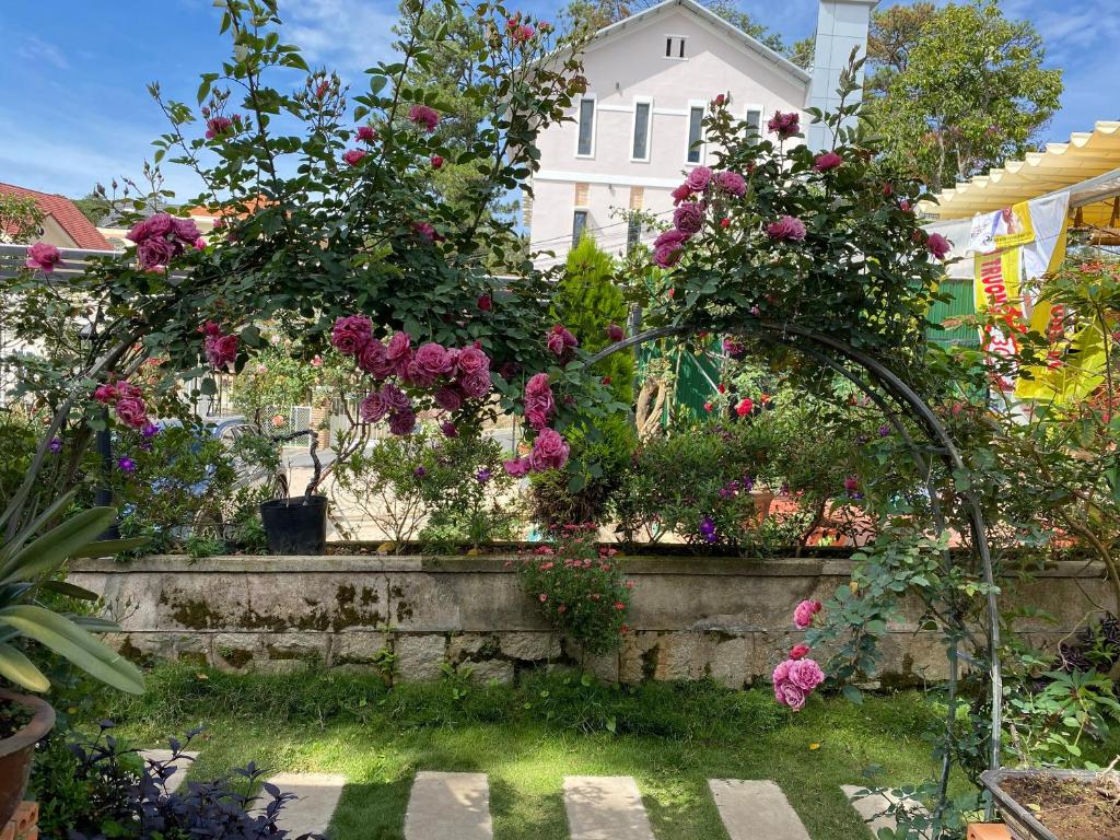 Homestay khu vuon hoang gia