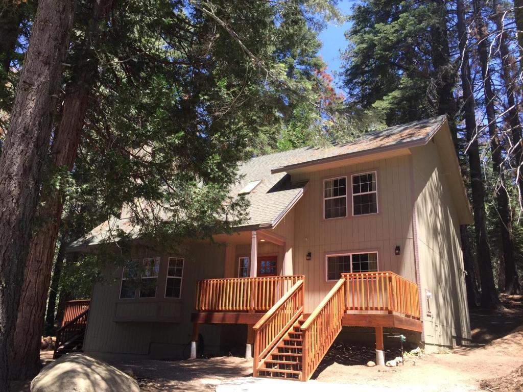 Alder Lodge image