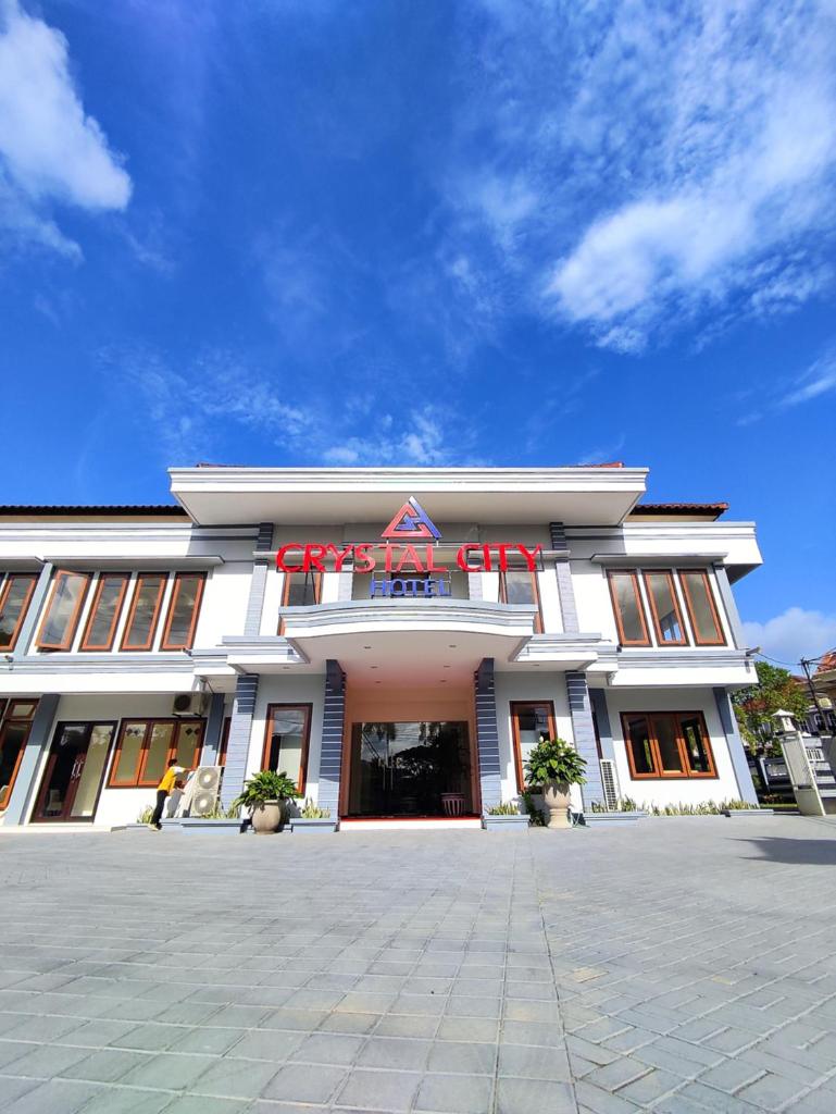 Crystal City Hotel