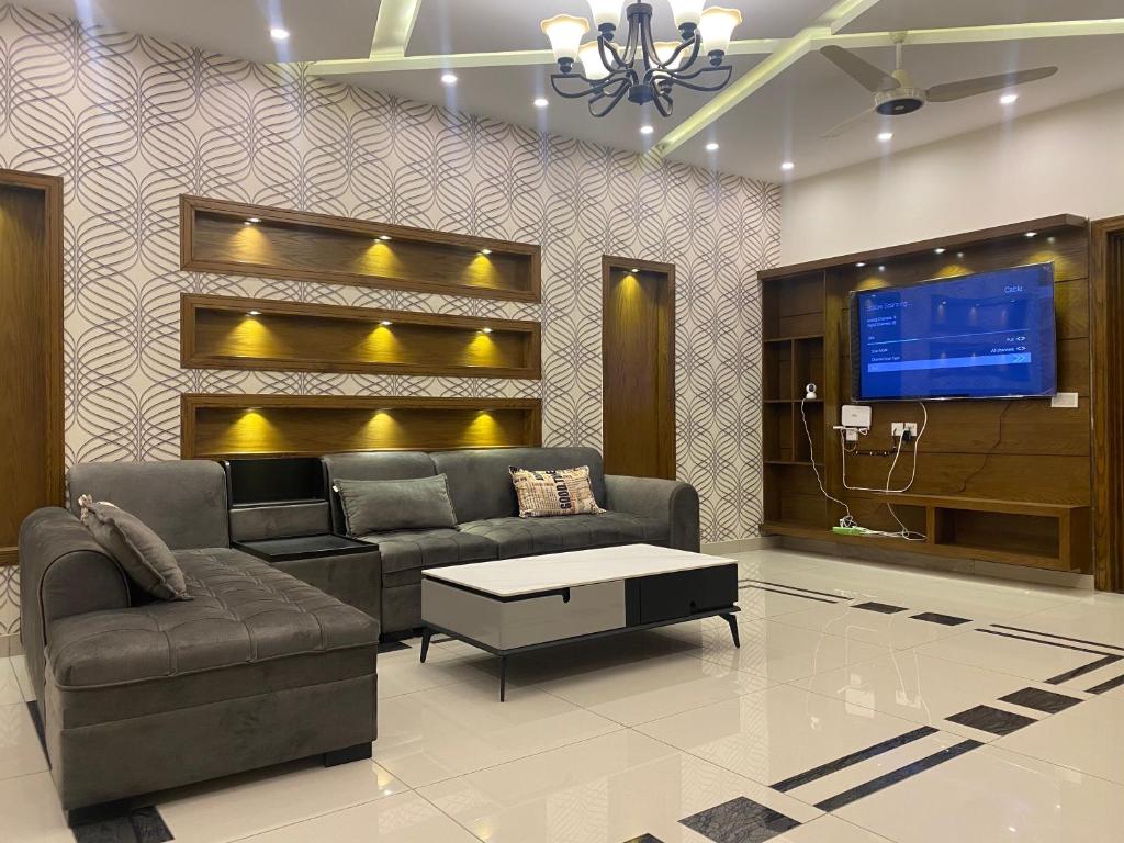 Luxury Guest House in Bahria Town photo 2