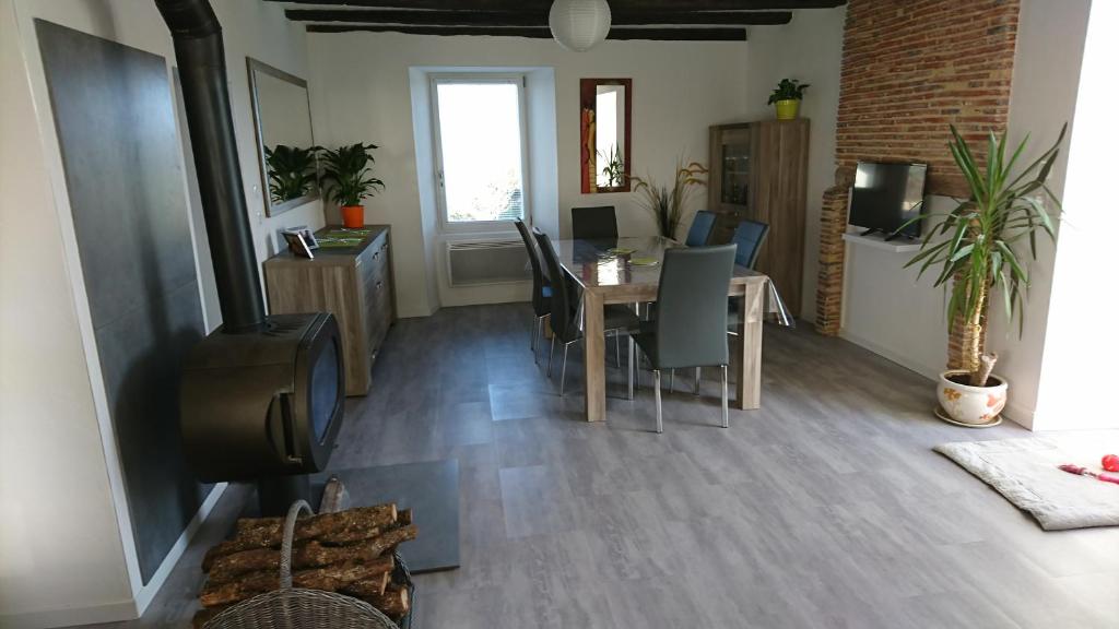 Location de vacances d'une maison en pierres à la campagne photo 2