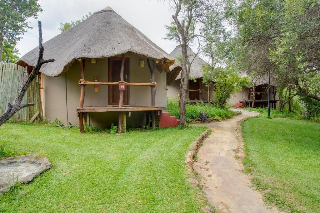 Warthogs Bush Lodge