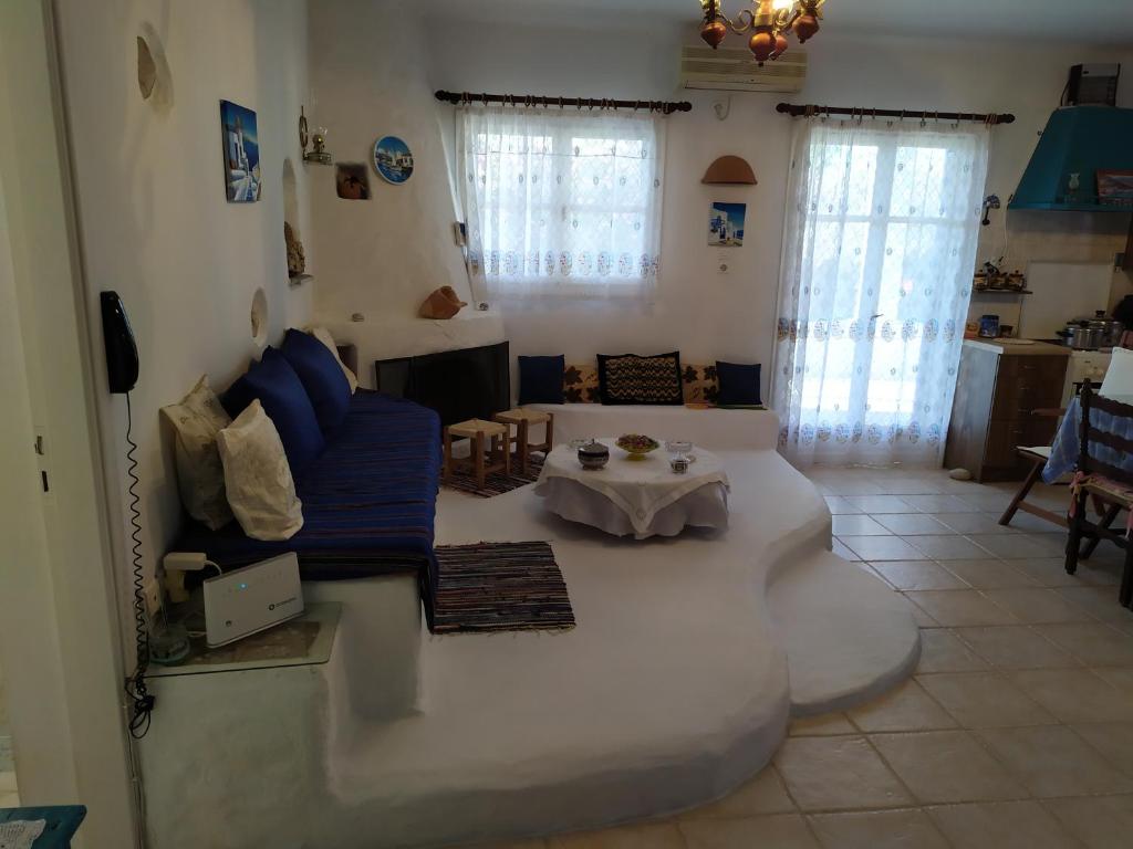 Traditional House Marivilla