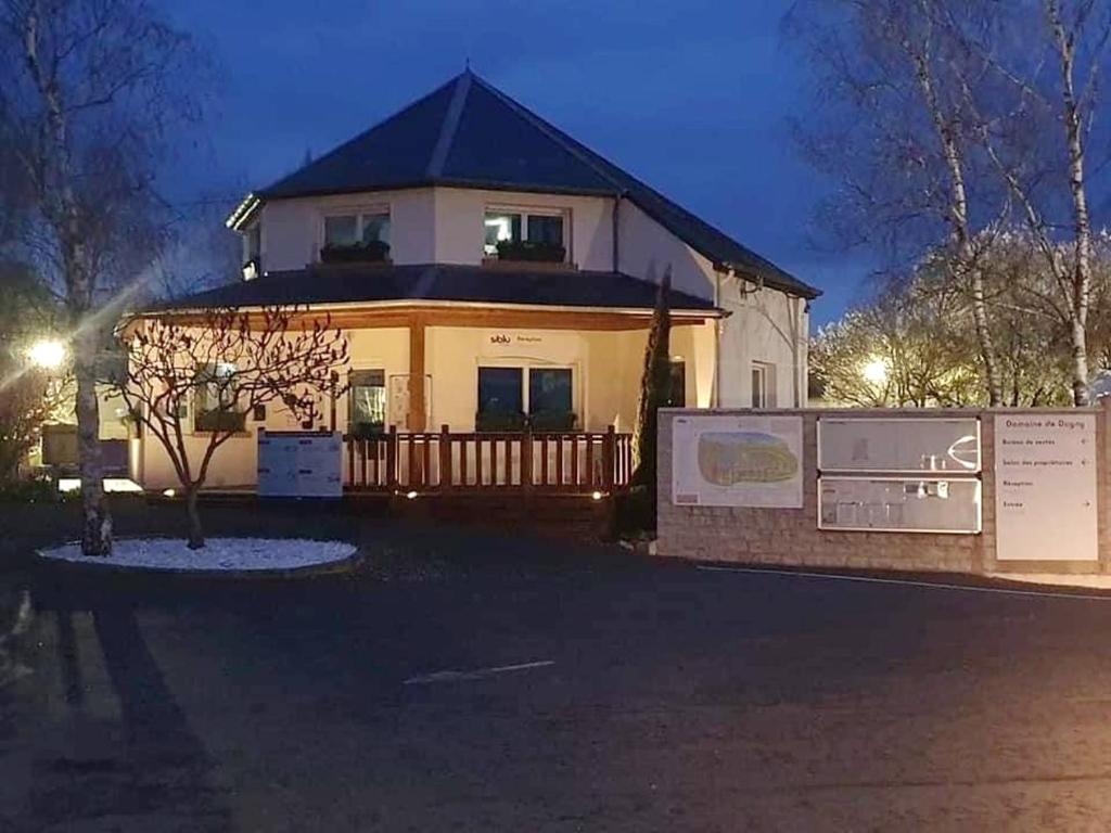 Bungalow de 2 chambres avec piscine partagee et jardin amenage a Onzain photo 4