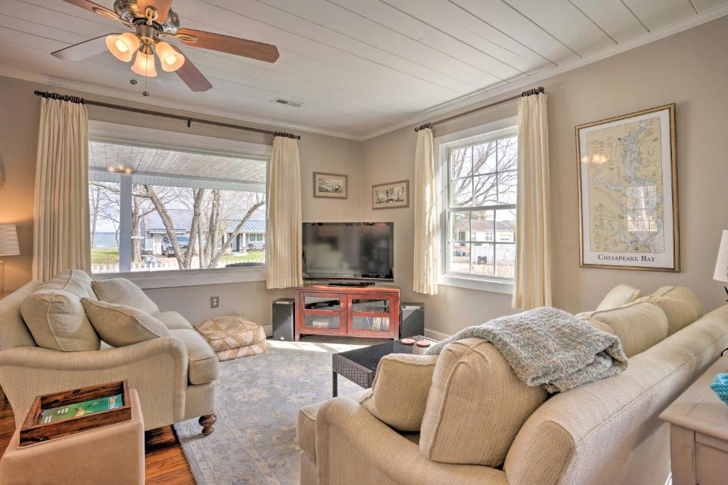 Urbanna Cottage with Private Yard and Water Views photo 1