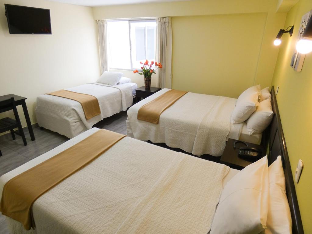 Hotel Plaza photo 1