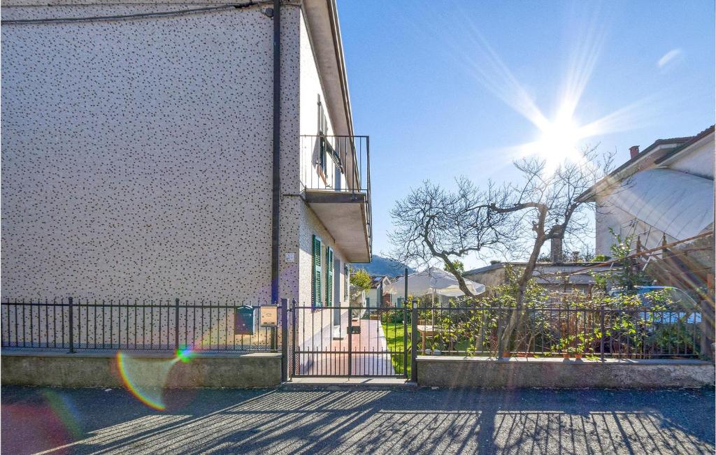 Beautiful Home In Santo Stefano Magra With Wifi And 2 Bedrooms photo 2