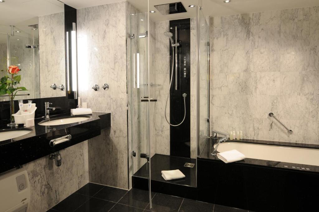 Сьюит (Улучшенный люкс), Maritim Hotel München