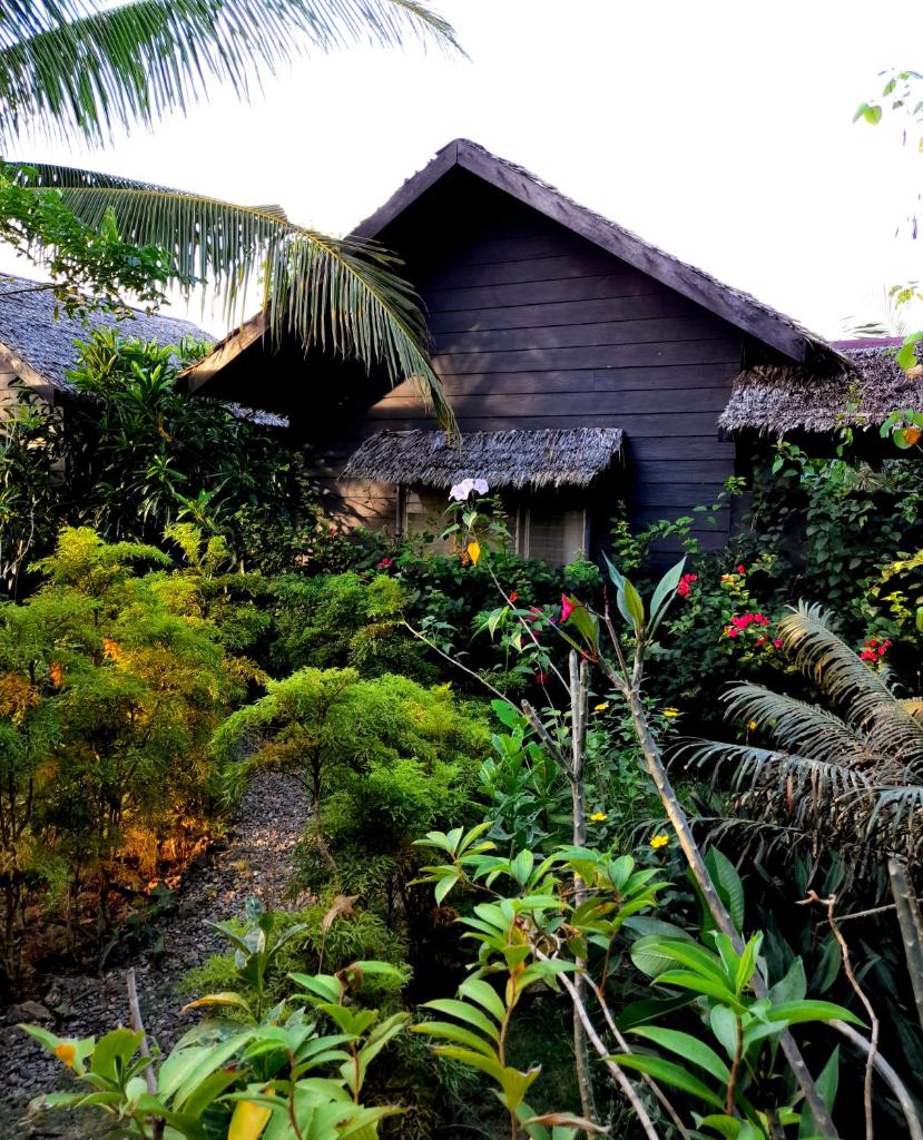 Cliff Garden photo 4