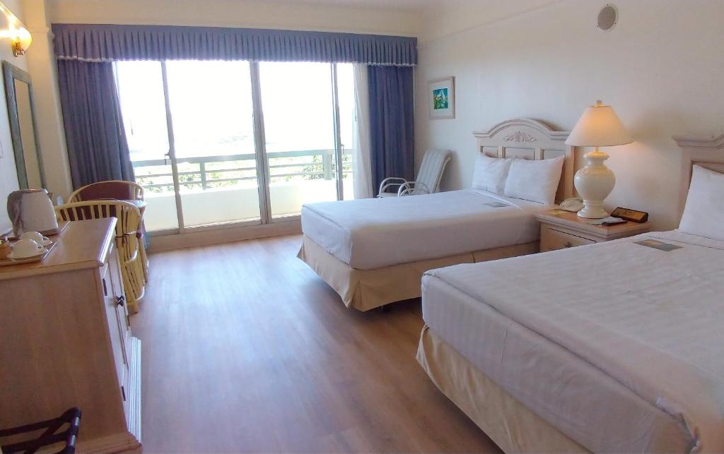 Palasia Hotel photo 4