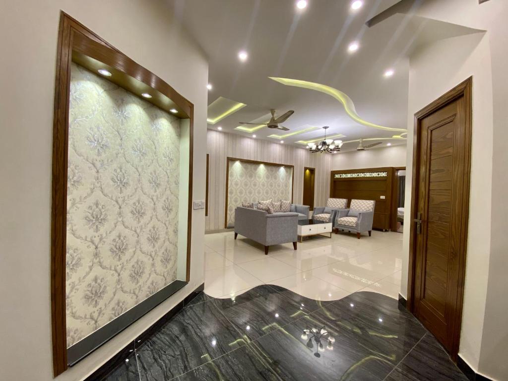 Luxury Guest House in Bahria Town photo 1