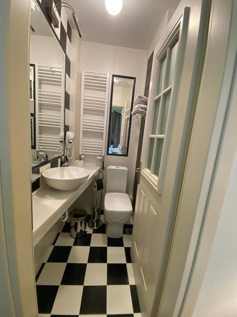 HOTEL TSARSI photo 2