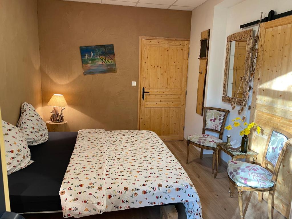 Double room on farm (La ferme du Tao) photo 2