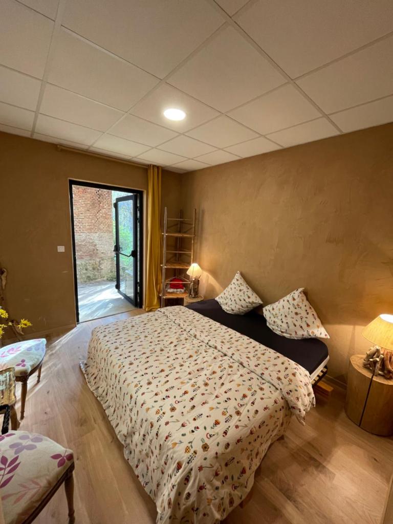Double room on farm (La ferme du Tao) photo 3