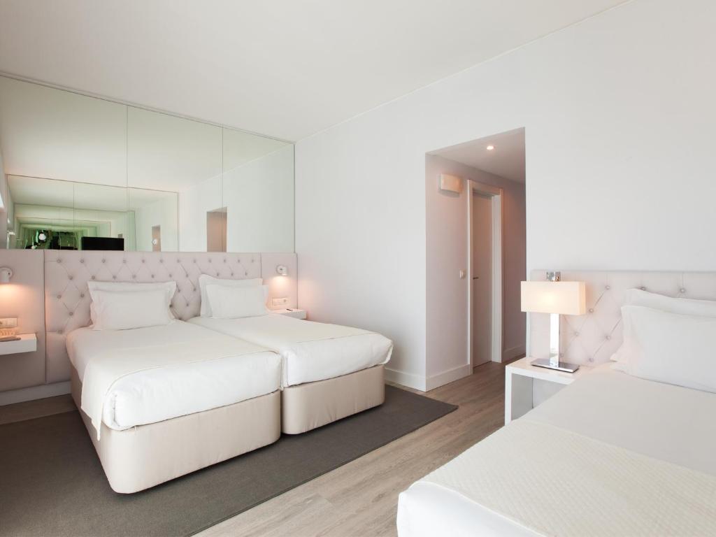 Трехместный (Стандартный трехместный номер (максимум 3 человека)), Lutecia Smart Design Hotel