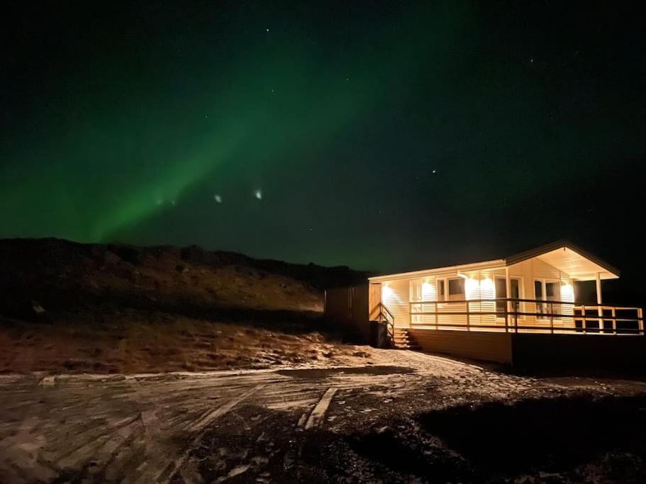 EYVÍK Cottages - Private HOT TUB! photo 1