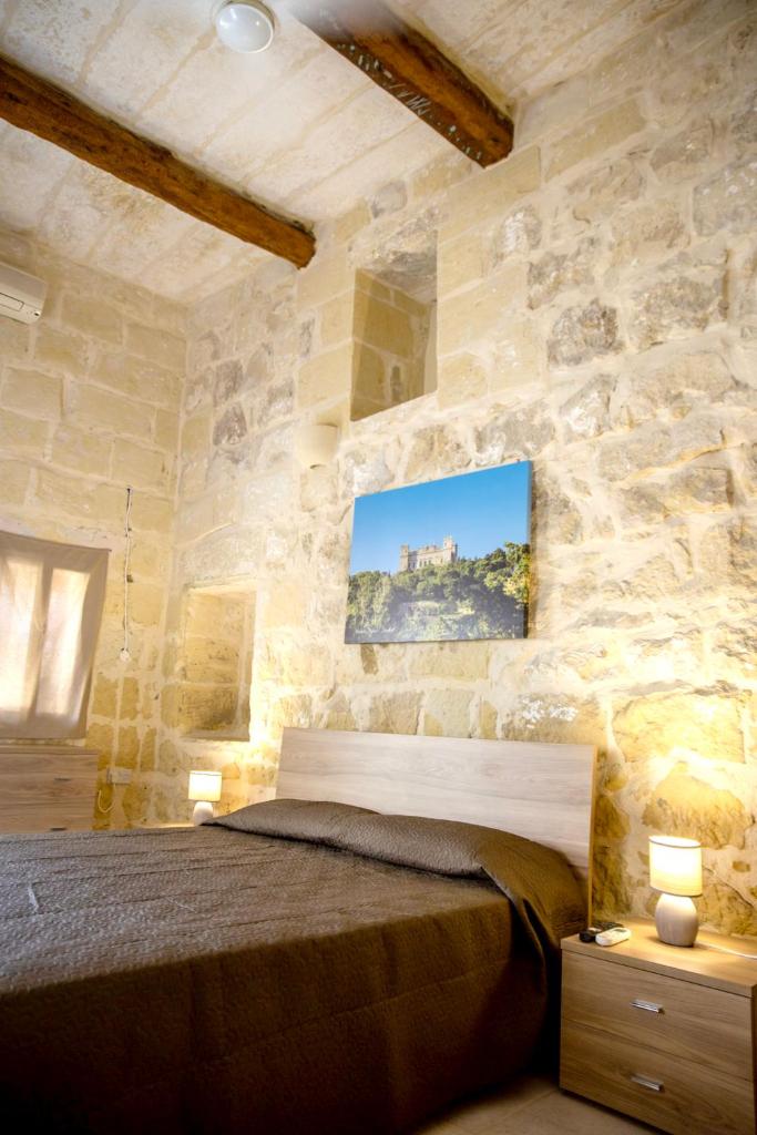 4 bedrooms villa with private pool and wifi at Ta' Kercem photo 1