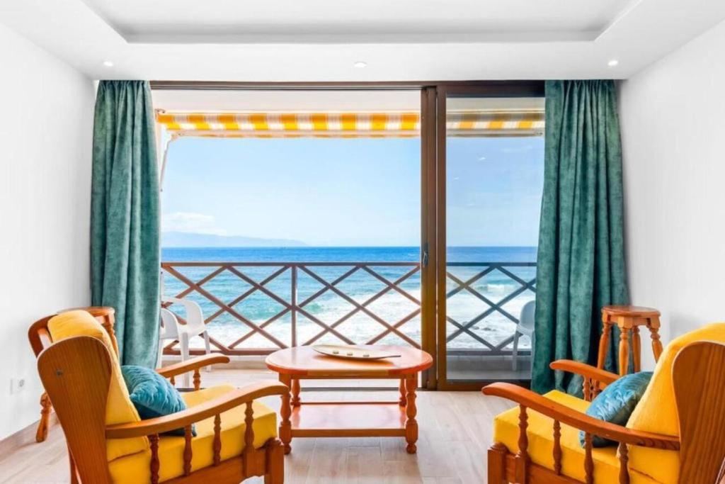 Neptuno ocean front suite photo 2