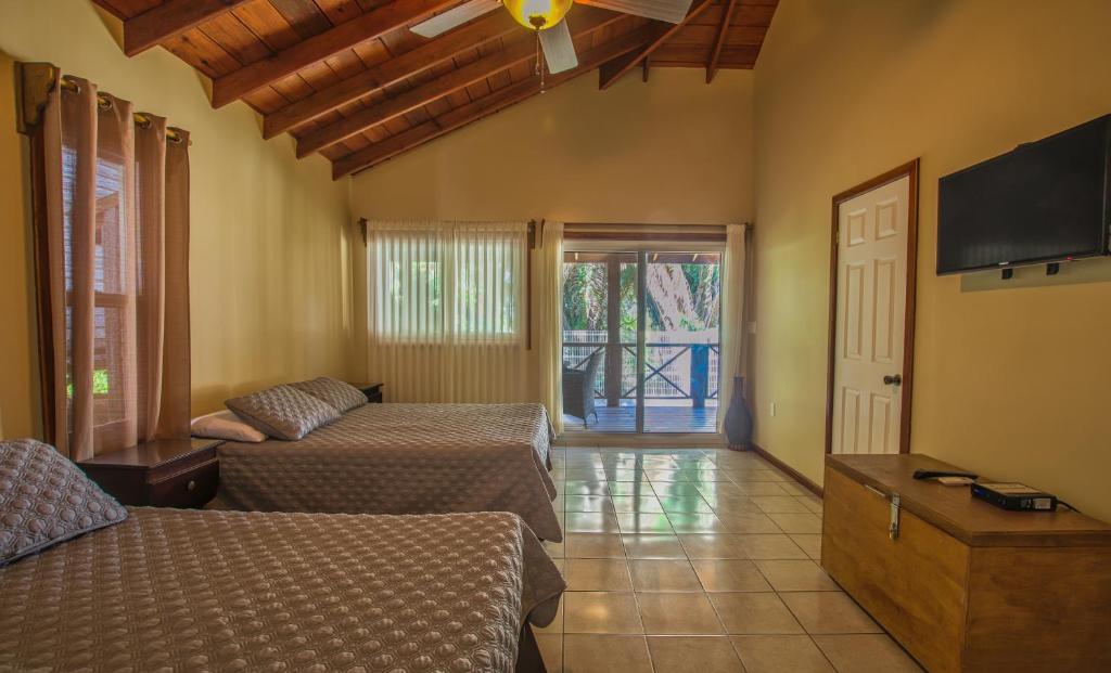 Relaxing Tropical Cabin photo 3