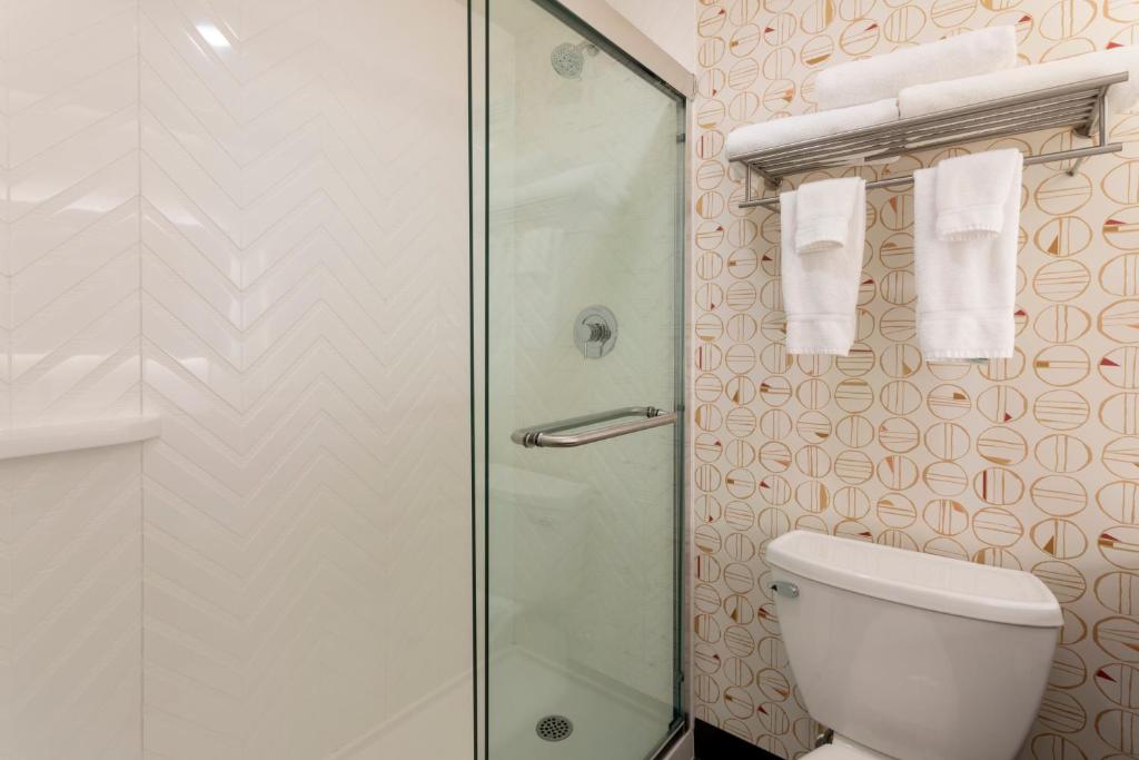 Holiday Inn Marquette, an IHG Hotel photo 3