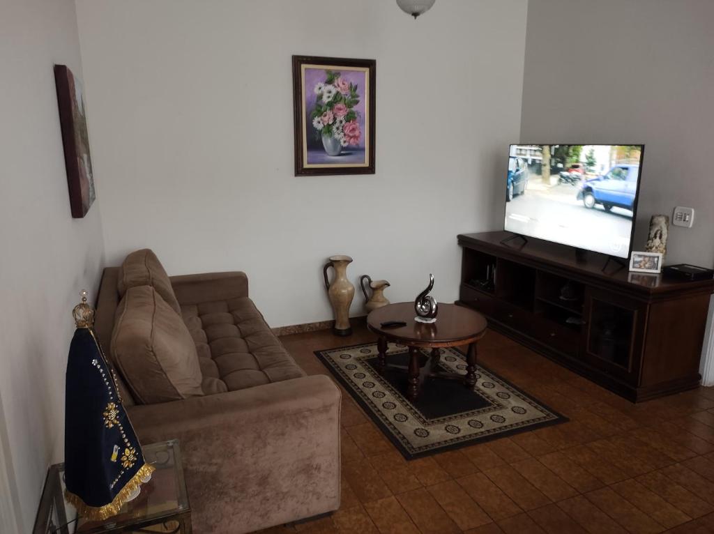 Casa ótima e localização excelente em Aparecida-SP photo 1