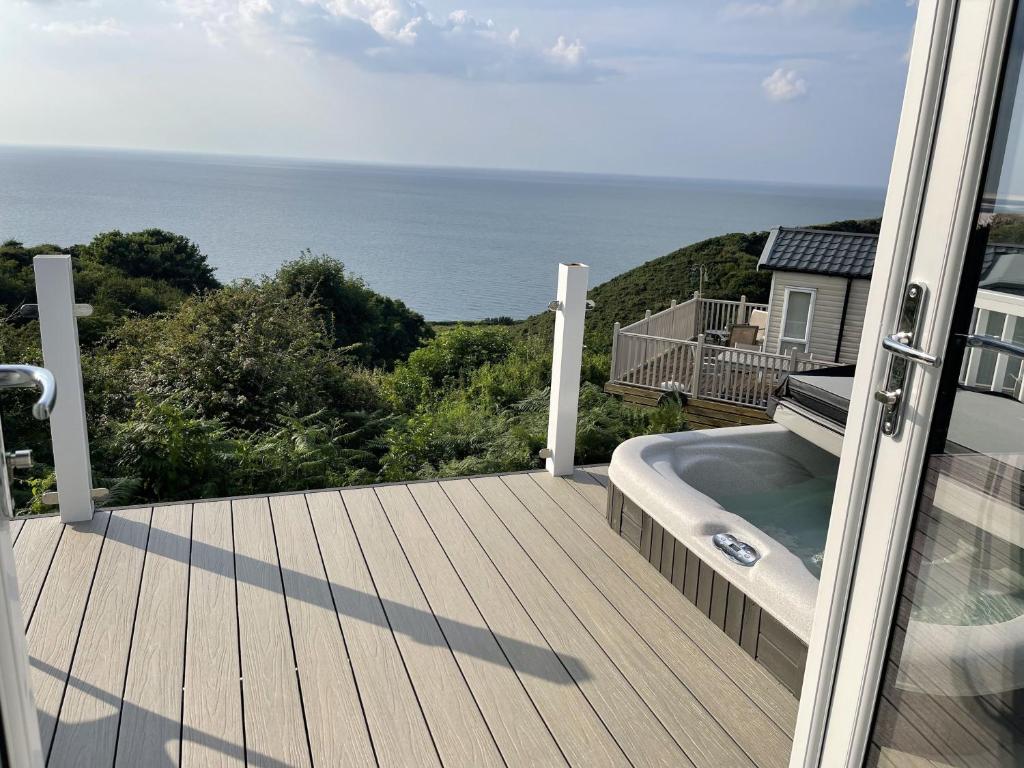 Sea Breeze Lodge photo 2