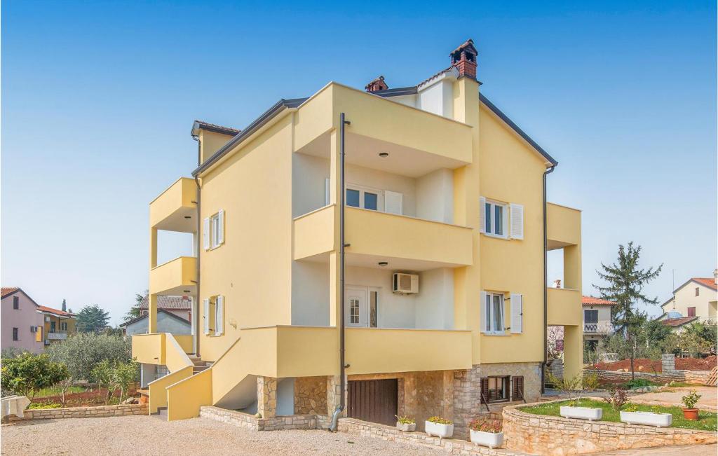 Nice Apartment In Lovrecica With Wifi And 2 Bedrooms photo 3