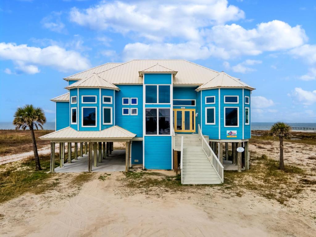 Tidal Wave - Big And Bold Bayfront Beauty! Perfect For The Whole Family Or Even A Reunion! 6 Bedroom Home by RedAwning image