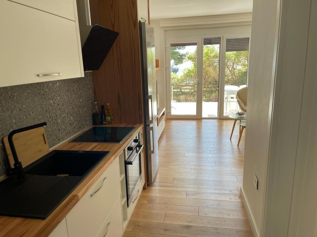 Sea Gem Apartment photo 2