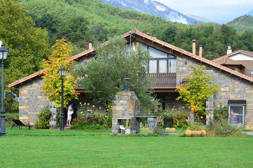 Casas la Ribera Ordesa photo 2