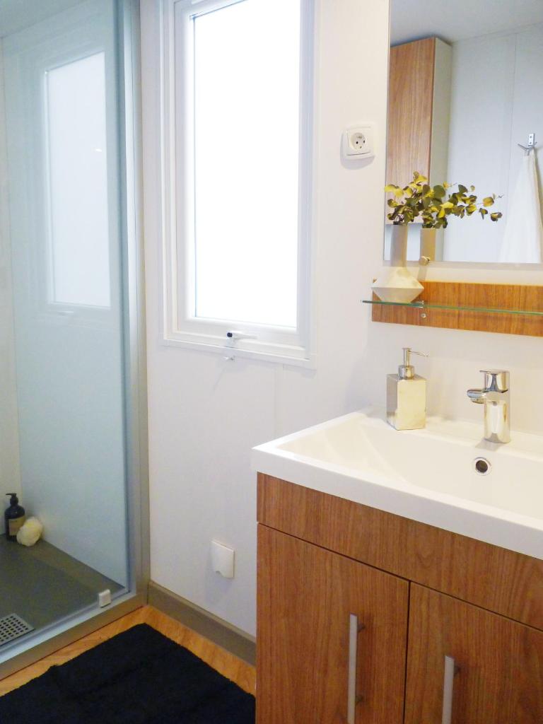 Charmant mobile-home 4 personnes - Camping 4 étoiles photo 3