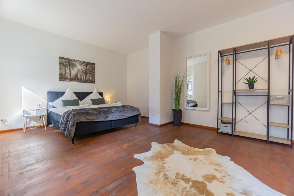 Exklusive Stadtvilla-190qm- Parkplatz- 3Schlafzimmer- 2 Bäder- Netflix- Waschmaschine- 4 Etagen-nähe Theater photo 2