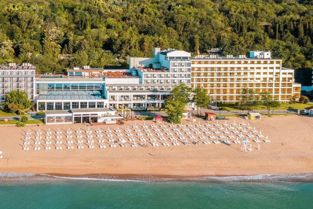 GRIFID Encanto Beach Hotel - MediSPA, Ultra All Inclusive & Private Beach photo 3