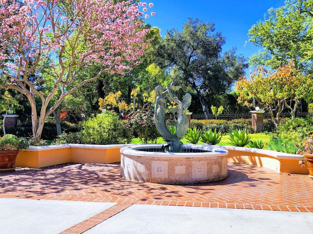 628 Madre Street photo 2