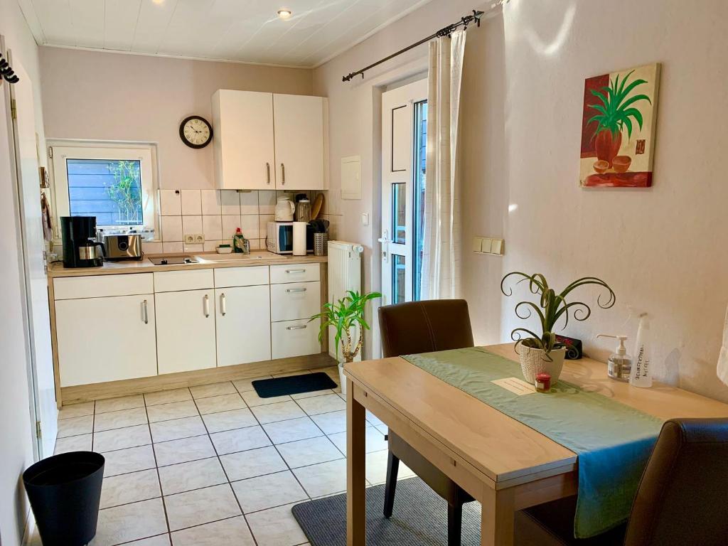 1 Raum Appartement mit Küchenzeile in Kappeln photo 2