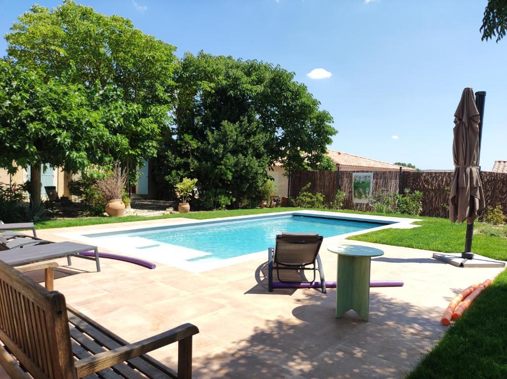 La Maison des Romarins Chambres Cosy Climatisées Piscine Cuisine photo 3
