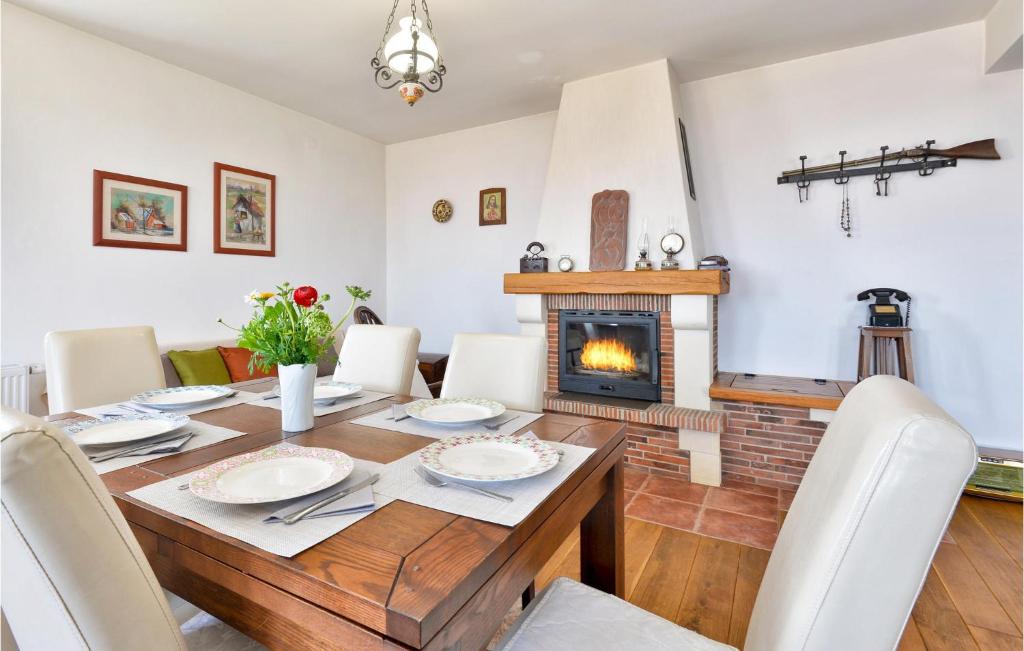 Amazing Home In Varazdinske Toplice With 2 Bedrooms And Wifi photo 4