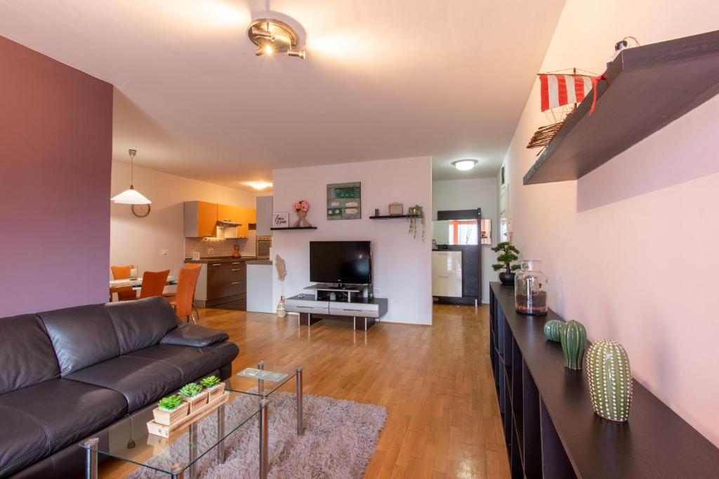 Flexible SelfCheckIns 31 - Zagreb - Garage - Loggia - New photo 1