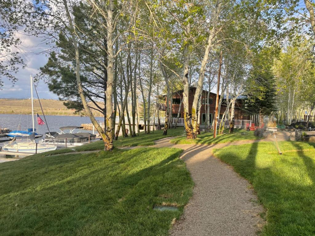 Lakeside Lodge Resort & Marina image