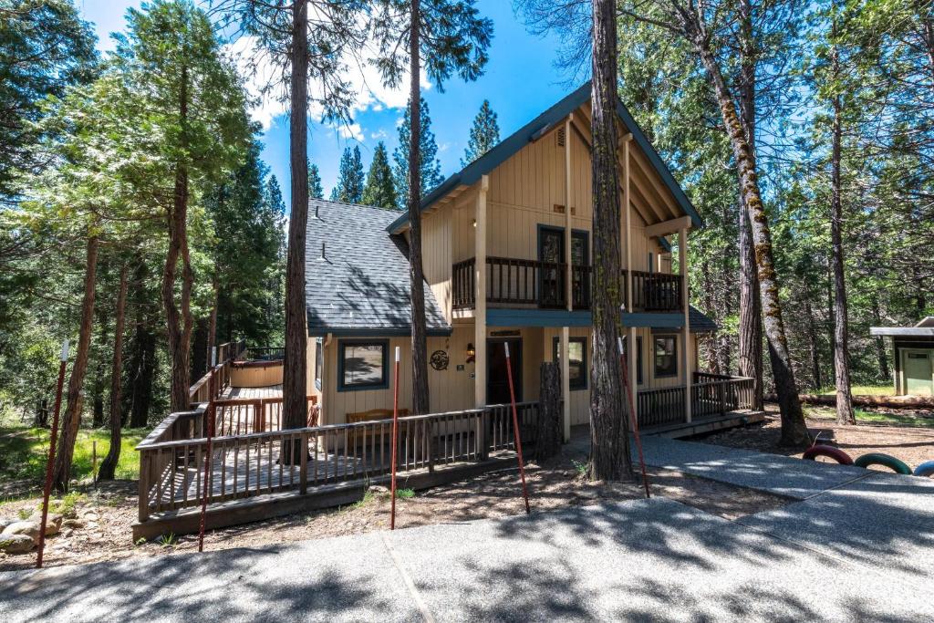 Friends Lodge photo 1