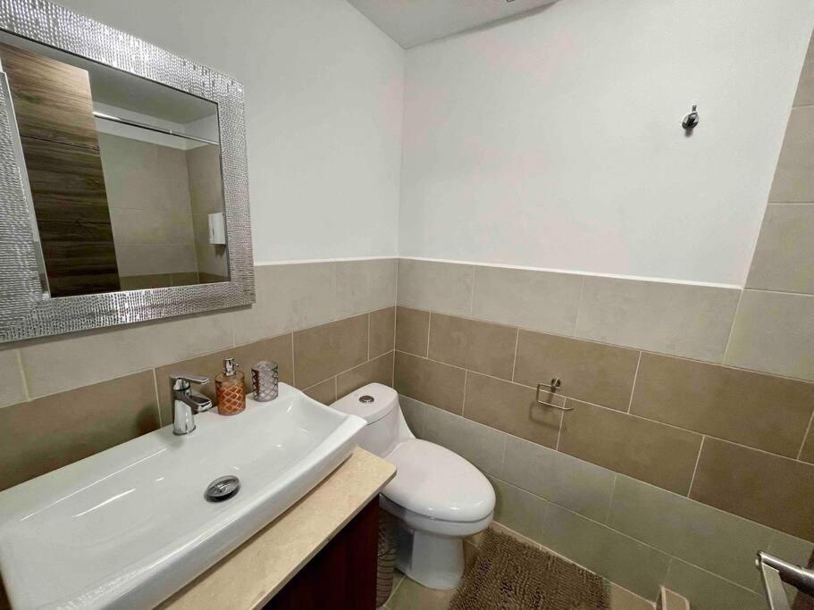 Lovely 2 bedroom rental unit with free parking photo 4