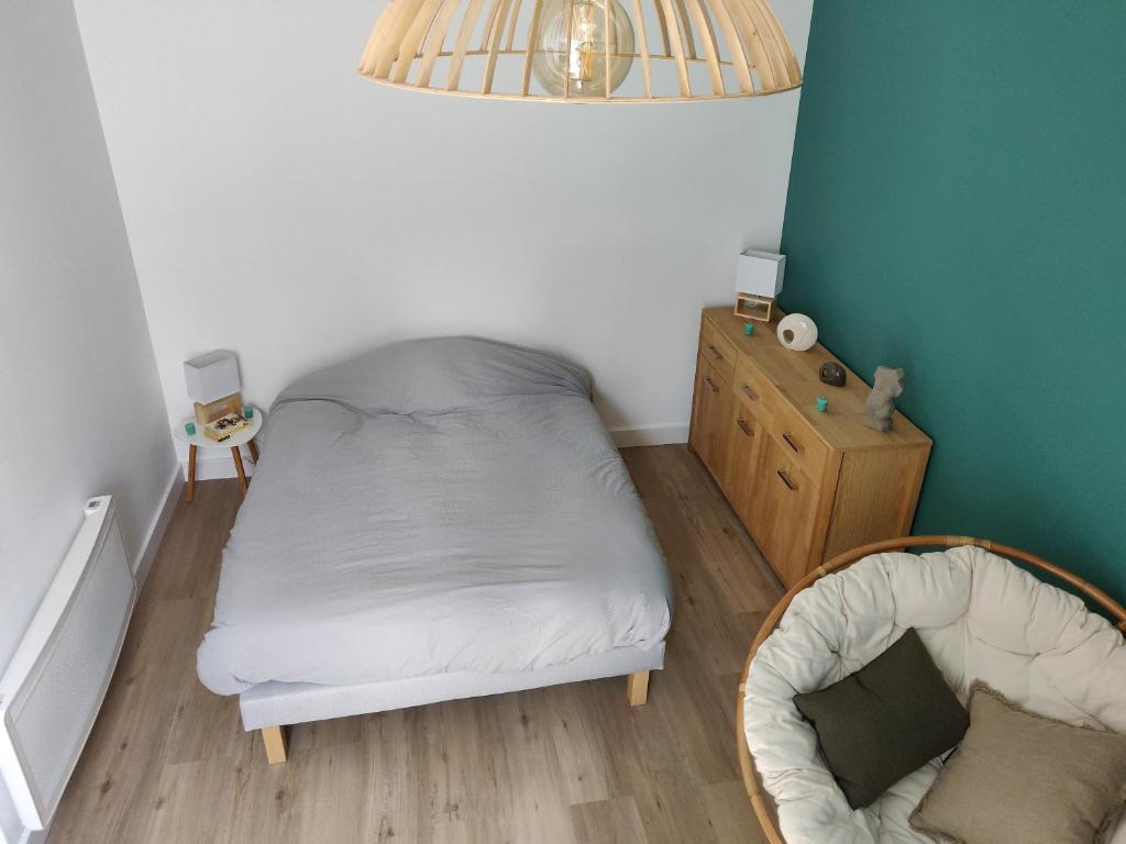 Scandinave - proche gare & centre-ville - stationnement - cour intérieure table & chaises photo 3