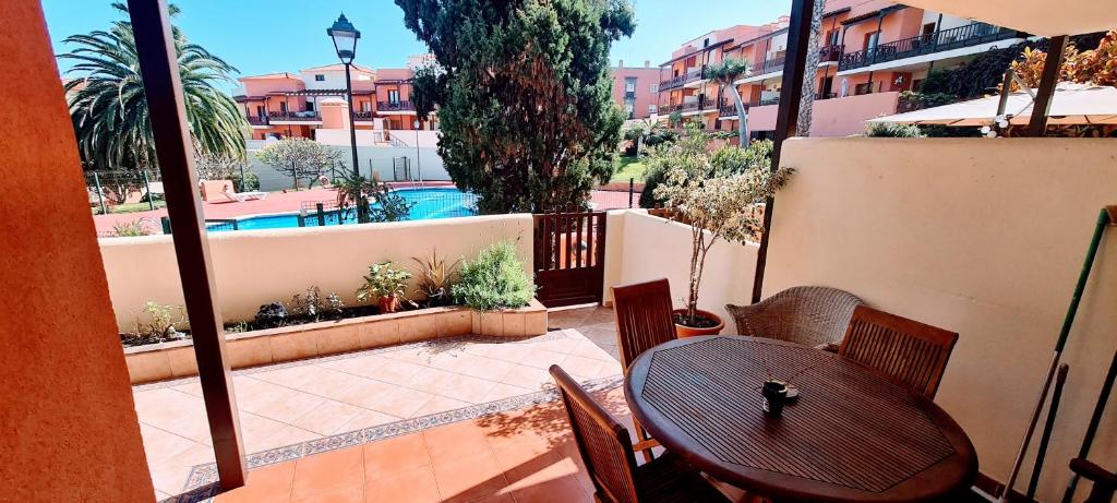 VV Los Balconcitos 21 "by henrypole home" photo 2