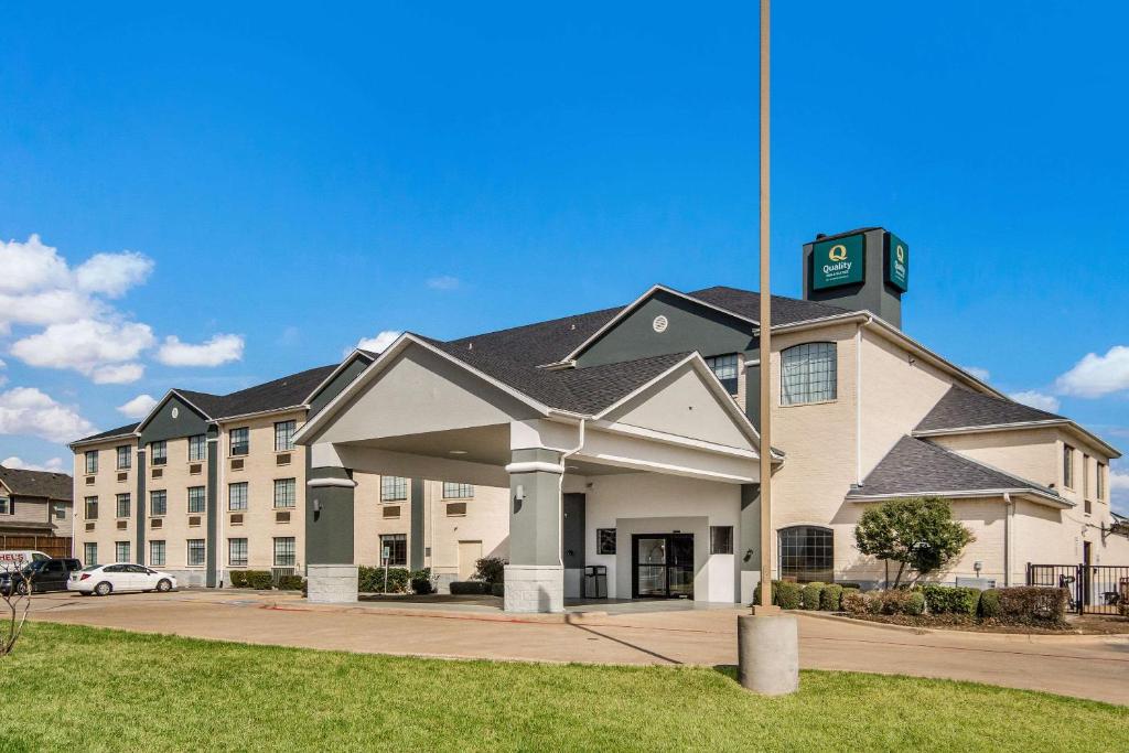 Quality Inn & Suites photo 3